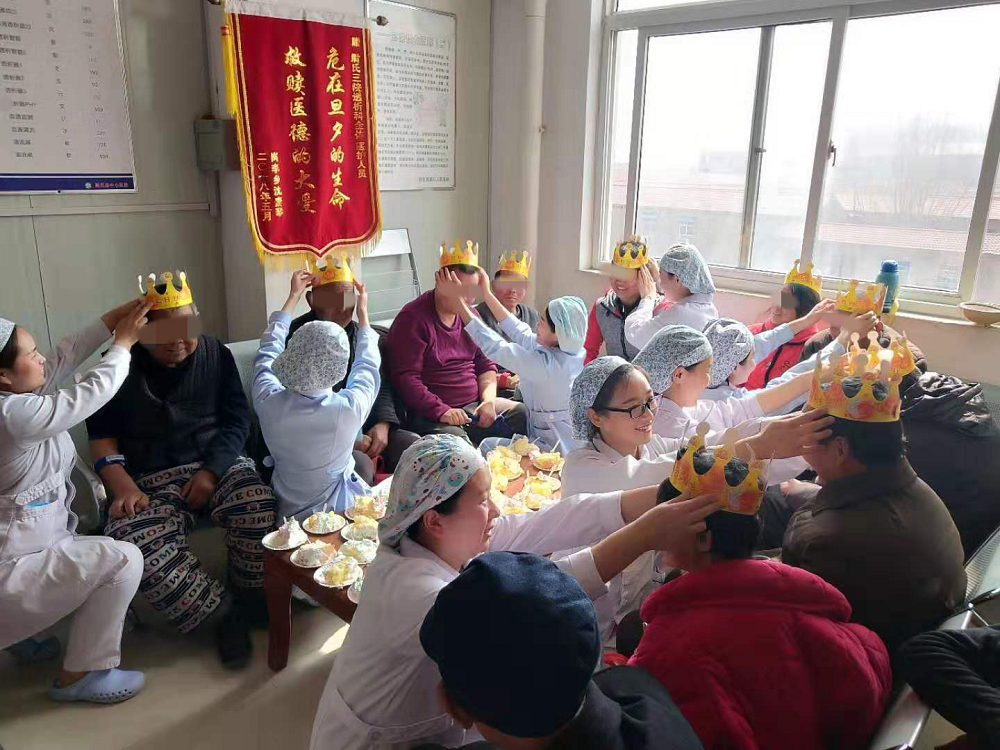 關愛在行動——透析科“腎斗士”們的集體生日會 (3).png